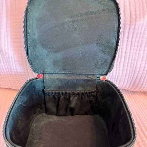 Green Suede Women's Bag - Picture 8 of 10